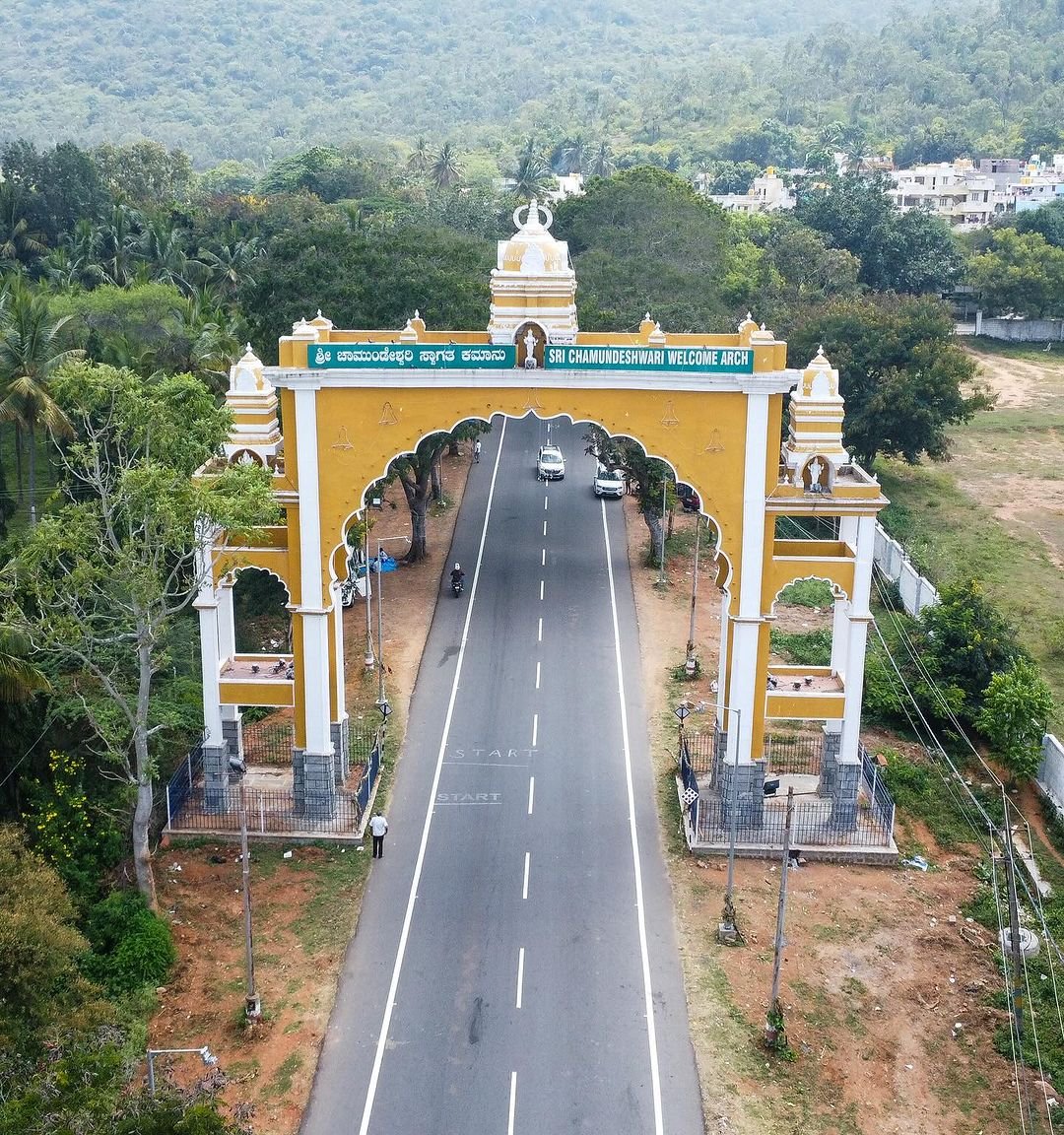 Chamundi Hills Mysore, tourist location in karnataka, Mysore Tourist Places